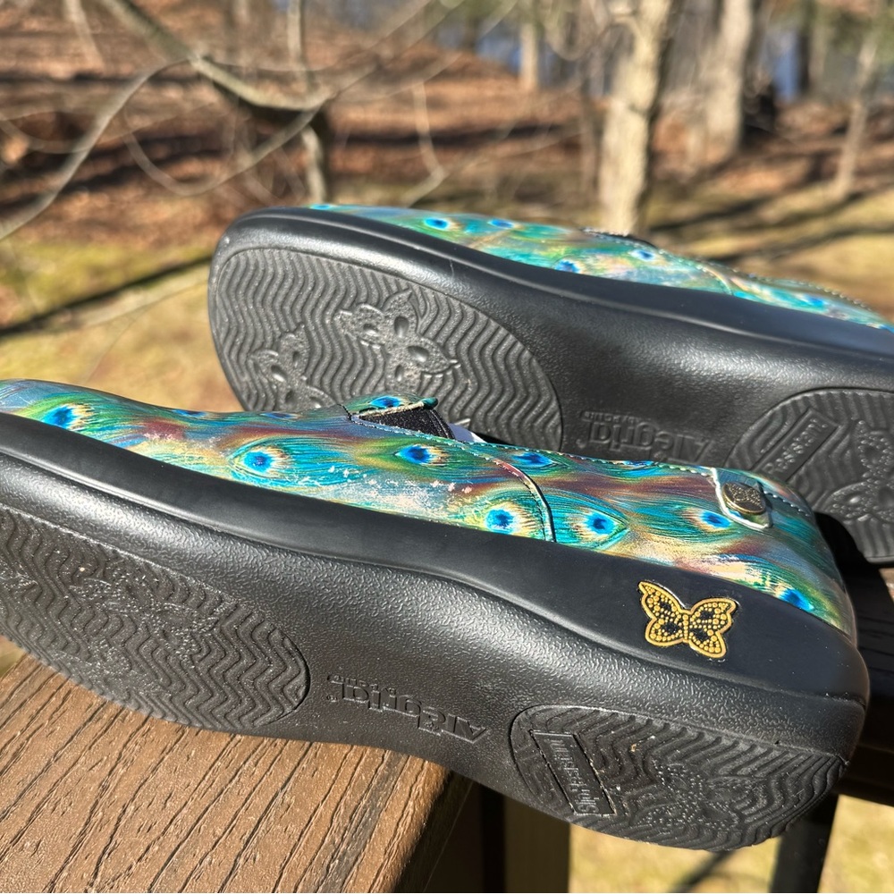 Alegria Clogs - image 4